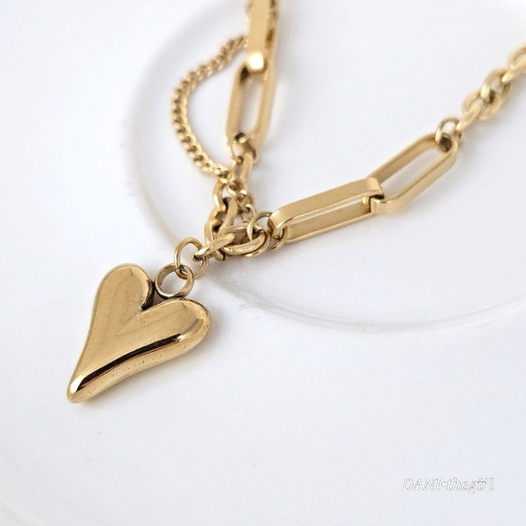 NEW 18K Gold Asymmetric Link Chain Heart Necklace - Picture 8 of 9